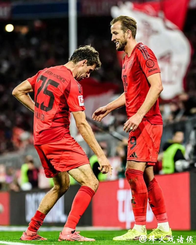 左膝关节胫骨骨裂 拜仁官宣莱万将缺席四周比赛 左膝关节胫骨骨裂 拜仁官宣莱万将缺席四周比赛