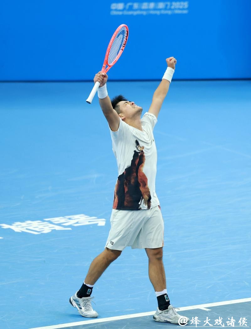全运会网球赛场：老将圆梦 新秀涌现