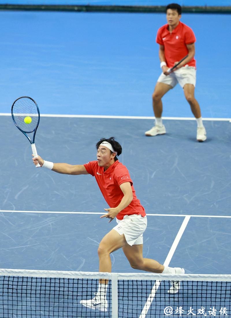 全运会网球赛场：老将圆梦 新秀涌现