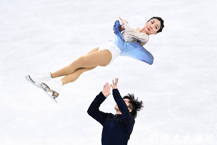 摔倒痛哭仅得65分，奥运冠军凌晨4点冰场爬起来，隋文静韩聪用坚持诠释什么叫真正的胜利