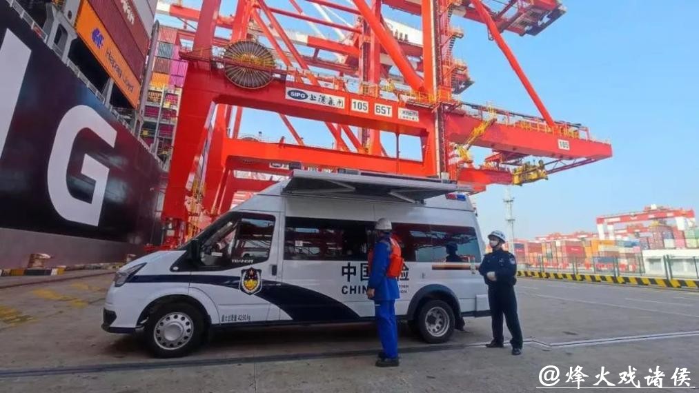 上海边检开通电煤绿色通道,保障春节能源供应 上海边检开通电煤绿色通道,保障春节能源供应