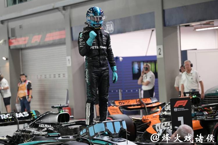 F1新加坡站排位赛：拉塞尔获得杆位 维斯塔潘第2