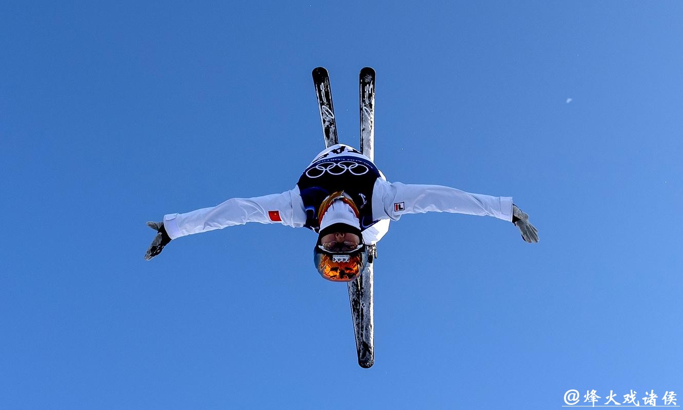 这真的好励志，米兰冬奥会首位双金得主竟是持证木匠，逆境工地打工冬季滑雪，冯阿尔门用坚持诠释真正冬奥精神